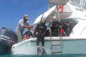 Journée entière sur l'île de Pinzon, finissant à La Fe avec plongée en apnée