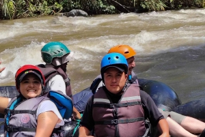 Excursão de dia inteiro em Mindo com tudo incluído, com transporte saindo de Quito.