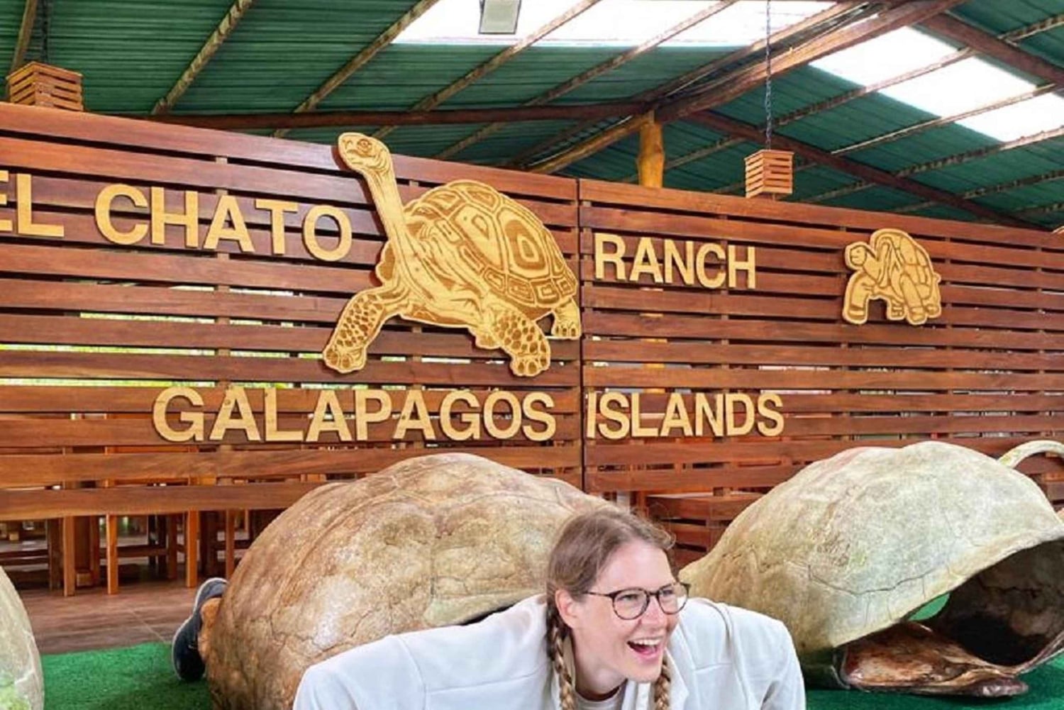 غالاباغوس، روتا إن بالدراجة الإلكترونية + تورتوغاس جيجانتس ولافا تونيلس