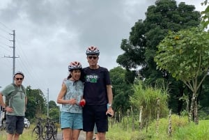 Galápagos, Ruta en E-Bike + tortugas Gigantes y Lava Tuneles