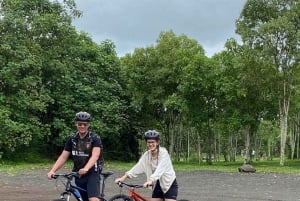 غالاباغوس، روتا إن بالدراجة الإلكترونية + تورتوغاس جيجانتس ولافا تونيلس