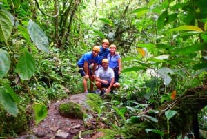 Guayaquil: excursion d'une journée dans la forêt nuageuse, la randonnée et le canyoning