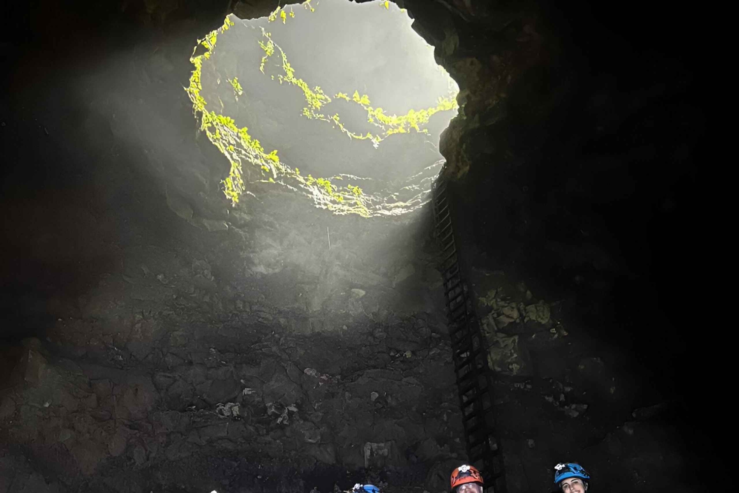 Excursión de Rapel de Medio Día en el Volcán Trillizos - Isla Isabela