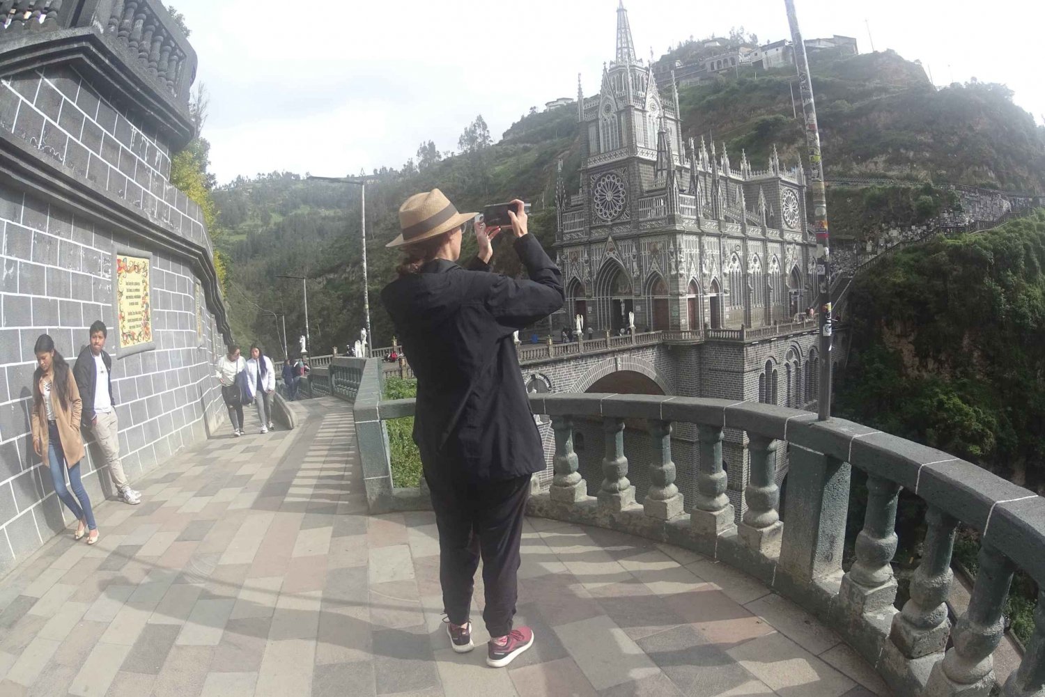 From Quito: Las Lajas Sanctuary Full-Day Tour & Hotel Pickup
