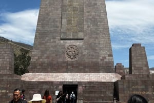 Mitad del Mundo: Ciencia, Mitos y Ruinas Ocultas