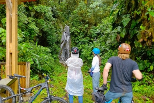 Tour in bicicletta a Mindo da Quito: visita il Chocó andino