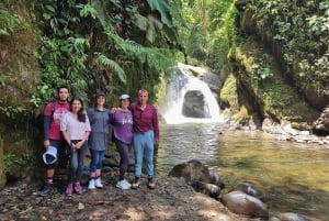 Mindo: 'Birds, Chocolate/Coffee and waterfalls'