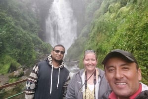 Dagsutflykt till Otavalos marknad, vattenfallet Peguche och Cotacachi