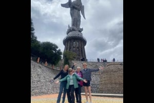 VISITE PRIVÉE ET EXCLUSIVE DE LA VILLE : Quito coloniale, téléphérique, Mitad del Mundo
