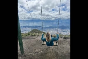 VISITE PRIVÉE ET EXCLUSIVE DE LA VILLE : Quito coloniale, téléphérique, Mitad del Mundo
