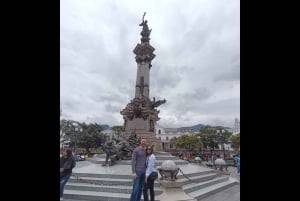 VISITE PRIVÉE ET EXCLUSIVE DE LA VILLE : Quito coloniale, téléphérique, Mitad del Mundo