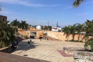 Private: Santo Domingo: Colonial Zone Guided Bike Tour