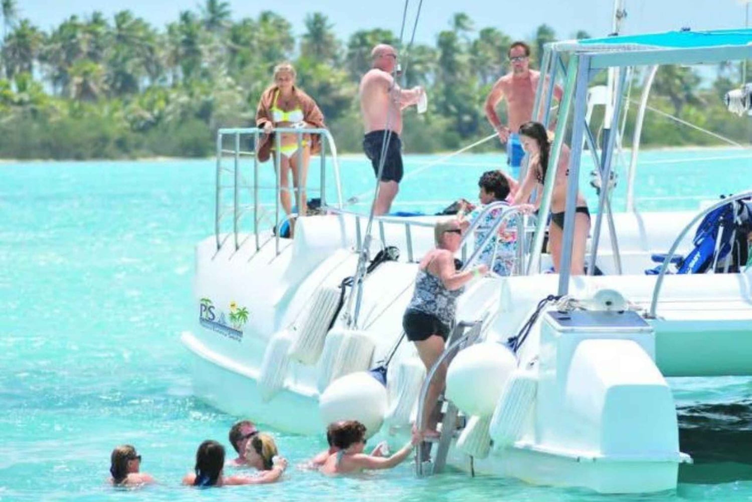 Private Saona Island Catamaran Tour with Lunch