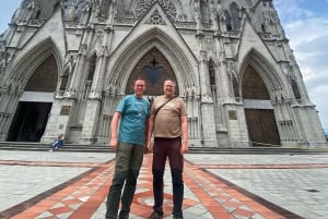 VISITE PRIVÉE ET EXCLUSIVE DE LA VILLE : Quito coloniale, téléphérique, Mitad del Mundo