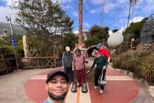 VISITE PRIVÉE ET EXCLUSIVE DE LA VILLE : Quito coloniale, téléphérique, Mitad del Mundo