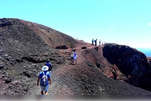 بويرتو فيلاميل: جولة سيرًا على الأقدام إلى بركان سييرا نيجرا