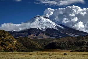 Quito: 2-Day Tour to Baños with Cotopaxi & Quilotoa