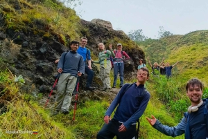 Quito: 5-Day Quilotoa Loop Trek with Meals & Guide