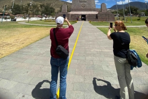 Quito: odbiór z lotniska i wizyta w środku świata