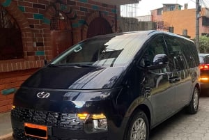 Quito: Airport Transfer and City Highlights Tour