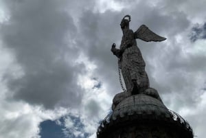 Quito: Airport Transfer and City Highlights Tour