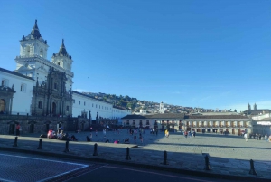 Tour privato di Quito e del centro del mondo