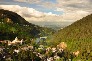 Quito: På cykel, utsiktsplats, marknader, parker, Basílica del Voto Nacional