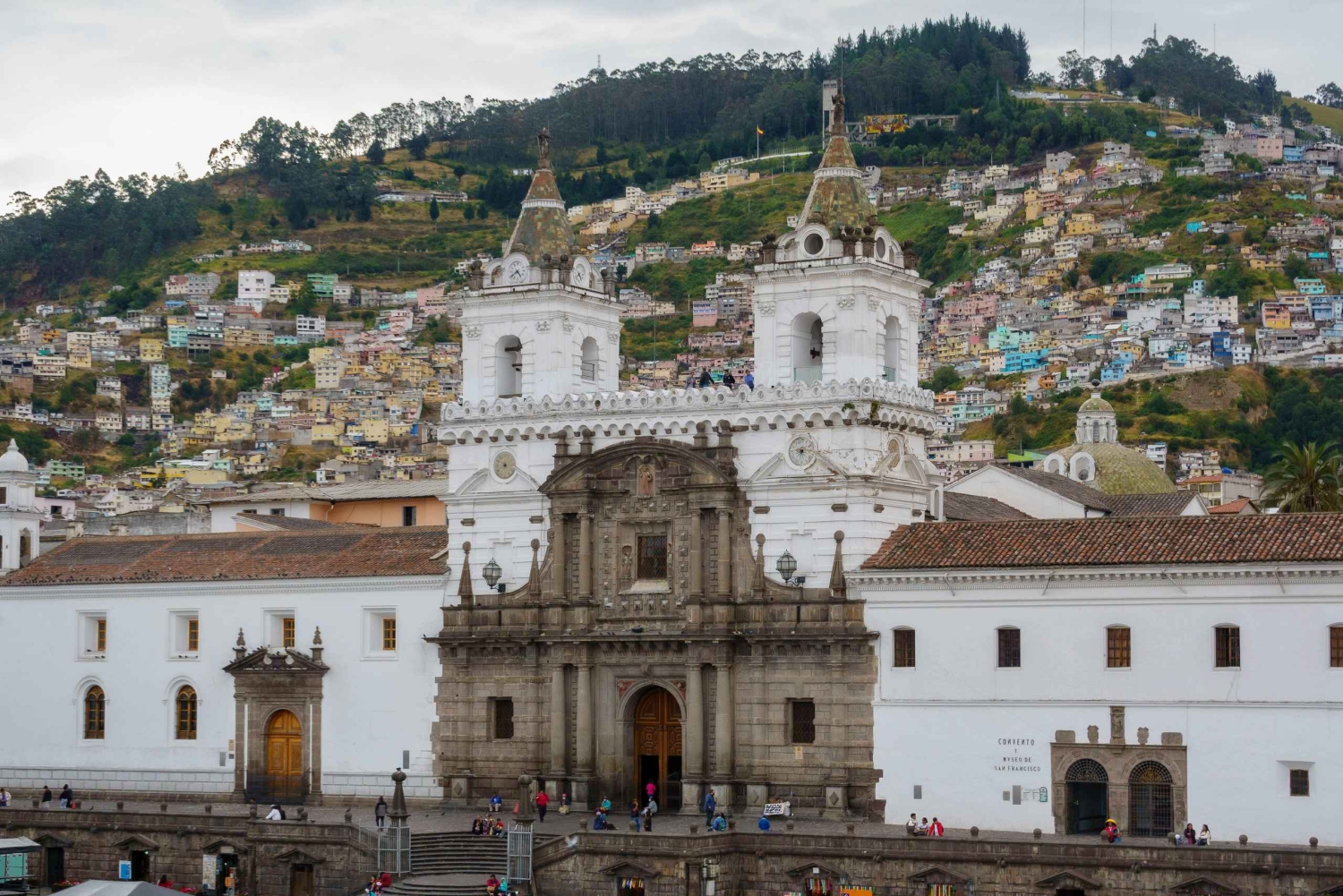 Linha da Cidade de Quito e Termas de Papallacta 2 Dias 1 Noite