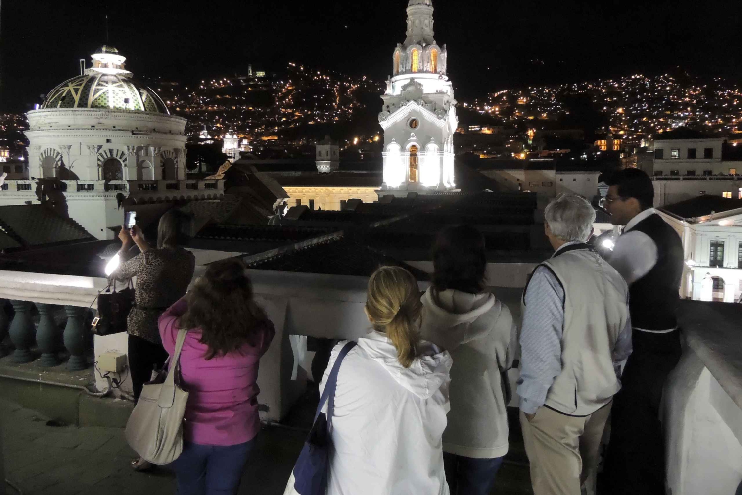 كيتو: جولة سير ليلية مصحوبة بمرشدين لمشاهدة معالم المدينة