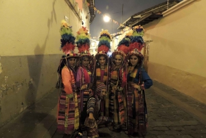 Quito: Visita guiada nocturna a pie por la ciudad