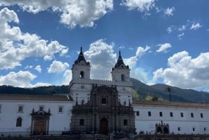 Quito: Classic Tour, Explore the Old Town & The Equator Line