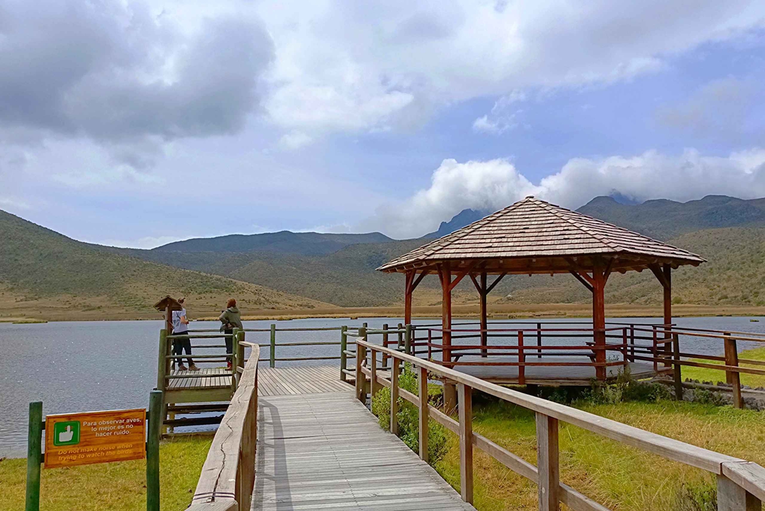 Quito: Cotopaxi National Park and Quilotoa Day Trip