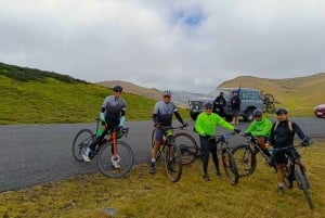 Quito: Cotopaxi Volcano Hike and Bike Tour with Guide