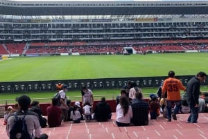 Quito: Partido de fútbol con ticket de entrada y traslados