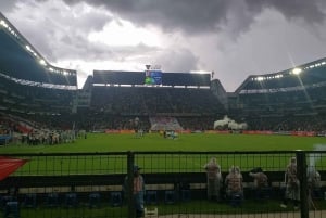 Quito: Partido de fútbol con ticket de entrada y traslados