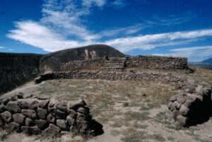 Quito: Världens mitt, Inka-ruiner och vulkan