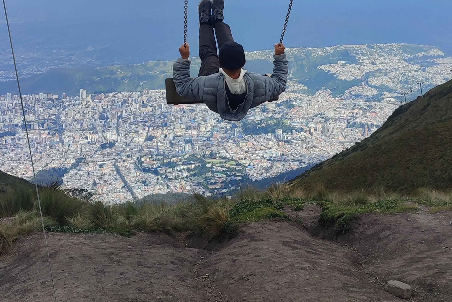 كيتو: وسط العالم، التلفريك وفيرجن ديل بانيسيلو