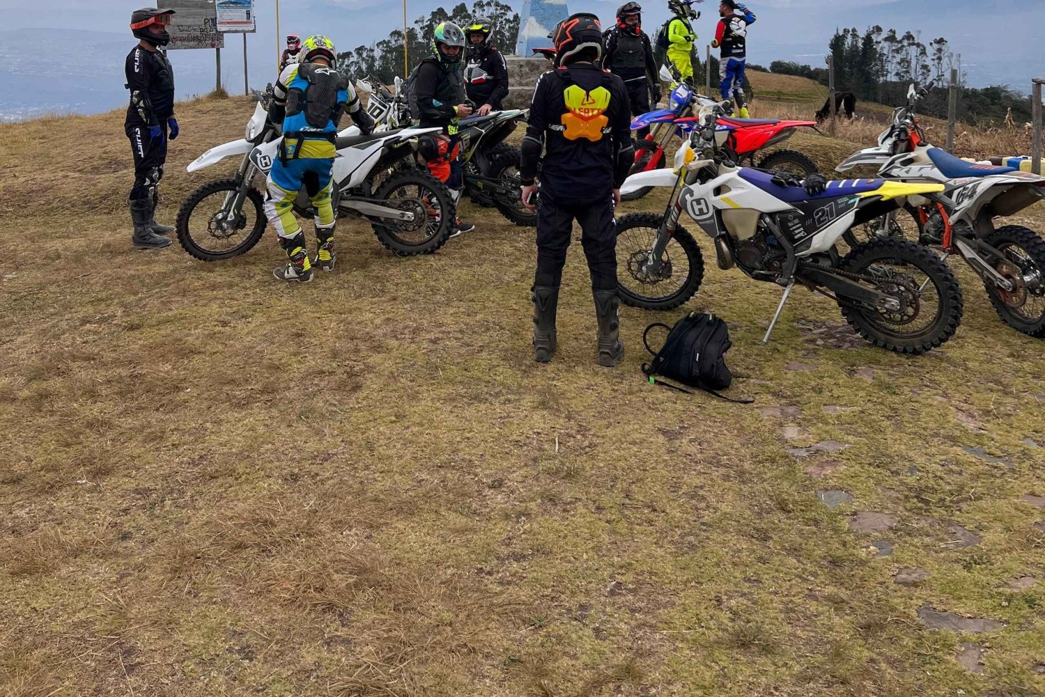 Quito : excursion en moto enduro tout-terrain à Mitad del Mundo