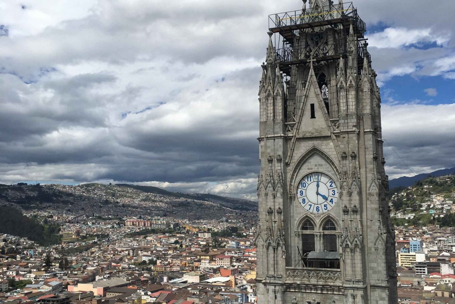 Quito: Old Town and Middle of the World Tour.