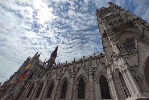 Quito: tour guiado por el casco antiguo con almuerzo
