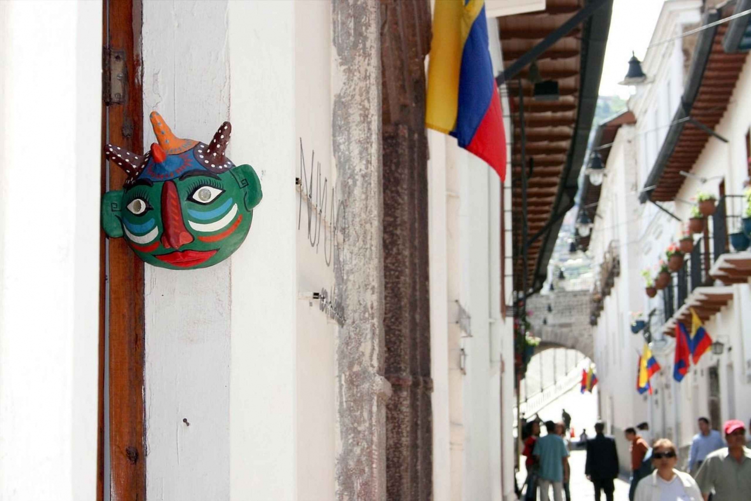 Quito: Old Town Highlights & Food Tour