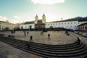 Quito: Panoramic City Tour & Airport Departure Transfer