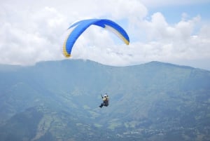 Quito: vuelo en parapente desde el pico Lumbisi