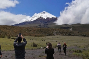 Quito: Private Full Day Tour with Flexible Destinations
