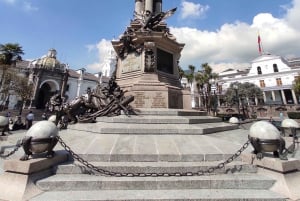 Quito Private Tour: Middle of the World & Colonial Quito