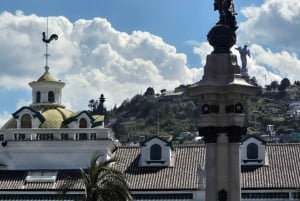 Quito: Teleferico, Old Town, and Intiñan Museum Private Tour