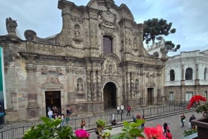 Quito: Teleferico, Old Town, and Intiñan Museum Private Tour