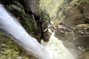 De Quito a Baños: Aventura de um dia inteiro com cachoeiras
