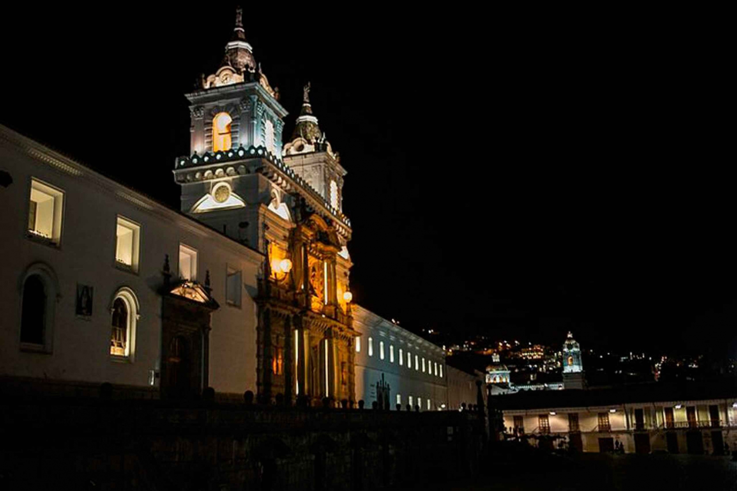 Quito: Urban Legends Private Night Tour