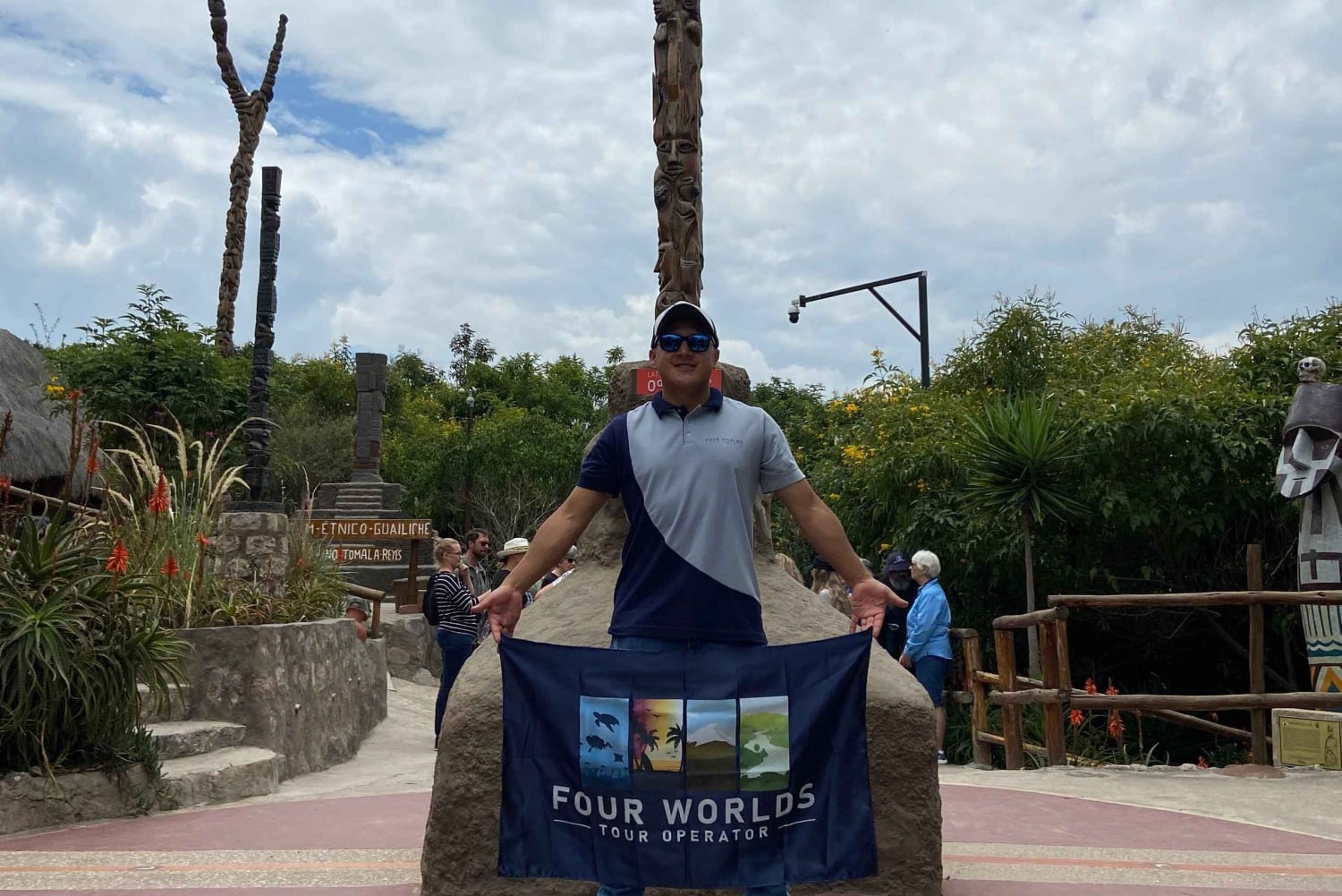 Quito: Visita a la Mitad del Mundo y Cráter del Pululahua